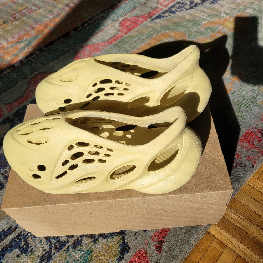 Yeezy Foam Runner Sulfur Size 11